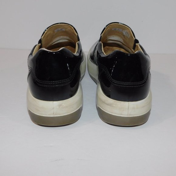 Ecco Women’s Soft 41 Black Patent Leather Slip on Sneaker - Picture 3 of 9